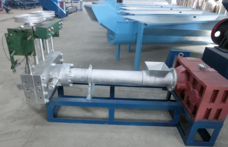 Plastic automatic granulator