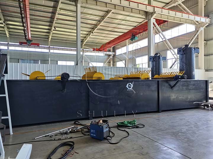 Tanque de lavado de película plástica y máquina de deshidratación elevadora en planta