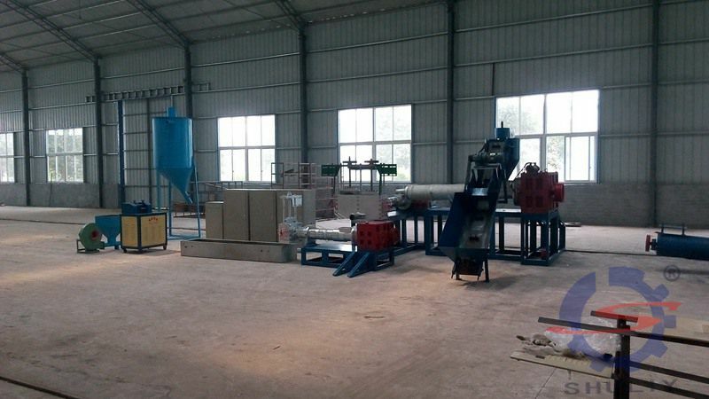 Plastic granulator operator’s precautions in production