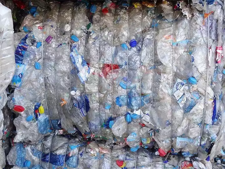 إعادة تدوير الزجاجات البلاستيكية PET