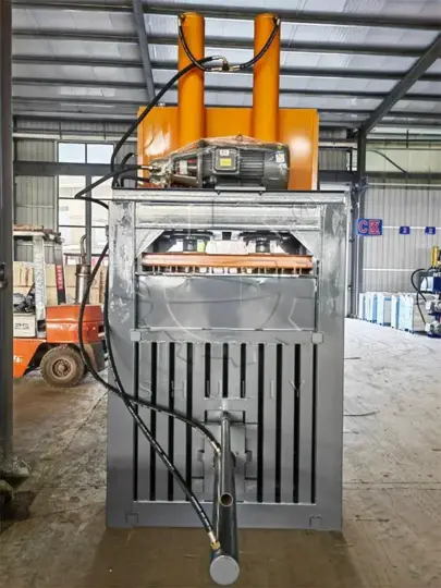 baleuse à compacter le plastique