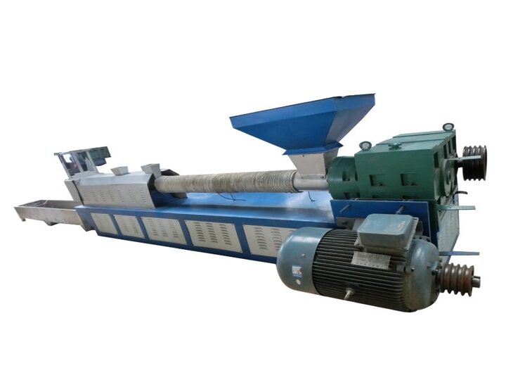 What should we pay attention in plastic granulator operation? 2 Plastic pellet extruder