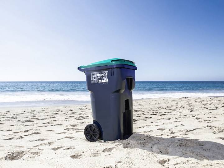 A novel way to solve the ocean plastic waste