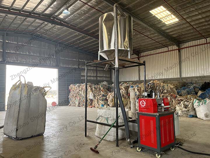 coupe-granulés en plastique et bac de stockage1