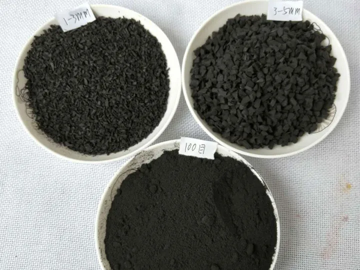 Berbagai ukuran bubuk karet daur ulang: 1–3 mm, 3–5 mm, dan bubuk halus