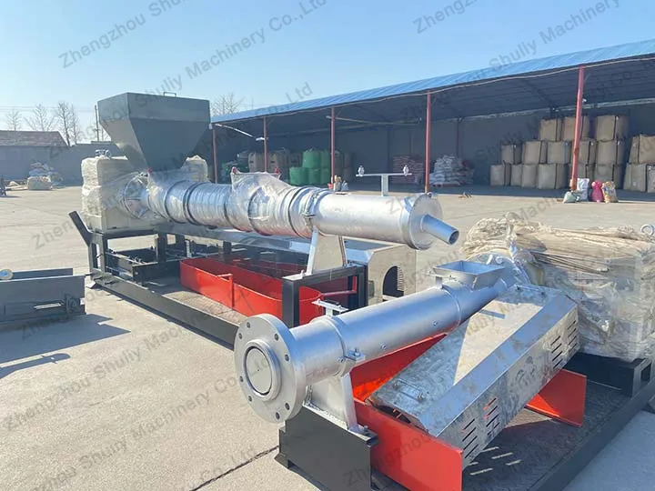 What is the function of plastic granulator? 4 plastic granulator