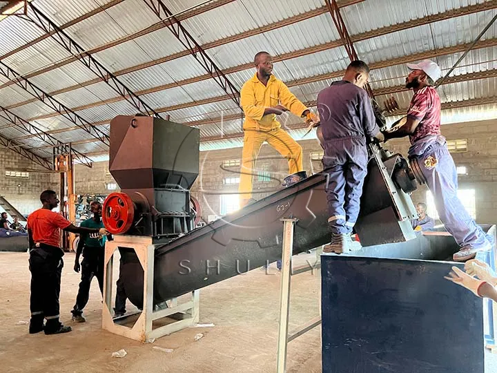 Nigerian PET bottle recycling factory installation in 2023 4 plastic shredder machine installation2
