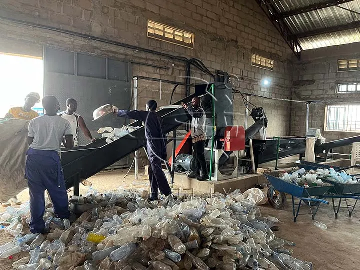 Nigerian PET bottle recycling factory installation in 2023 6 the PET bottle recycling factory start running2
