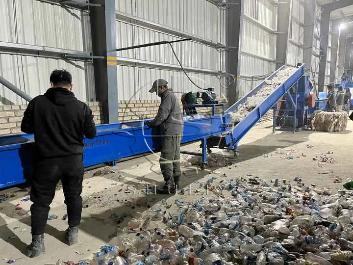 Maximiser le retour sur investissement : comment une machine de dé-étiquetage de bouteilles en PET augmente la pureté