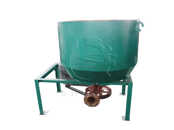Pulping tank for waste paper slurry preparation