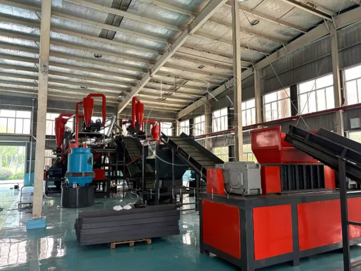 Waste circuit board recycling equipment