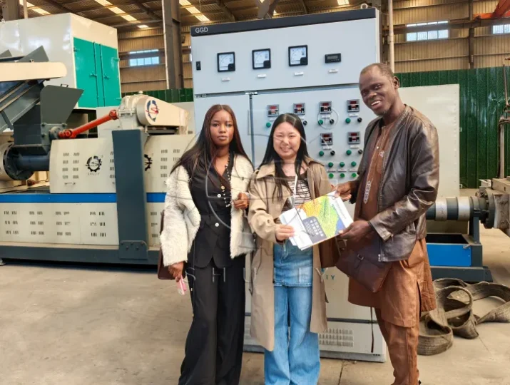 Senegal client and our sales manager Hailey in our factory
